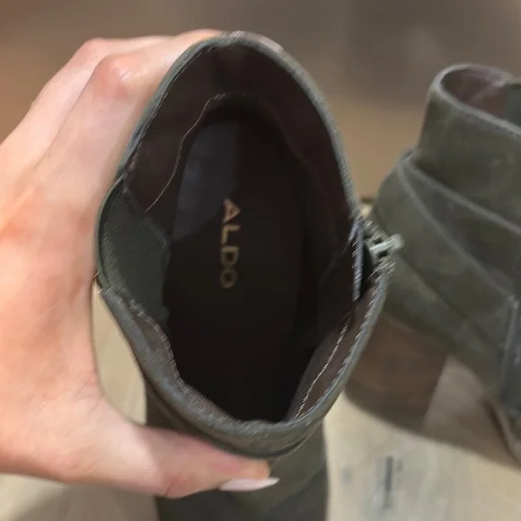 Aldo Stylish Women's Ankle Boots - Picture 4 of 6